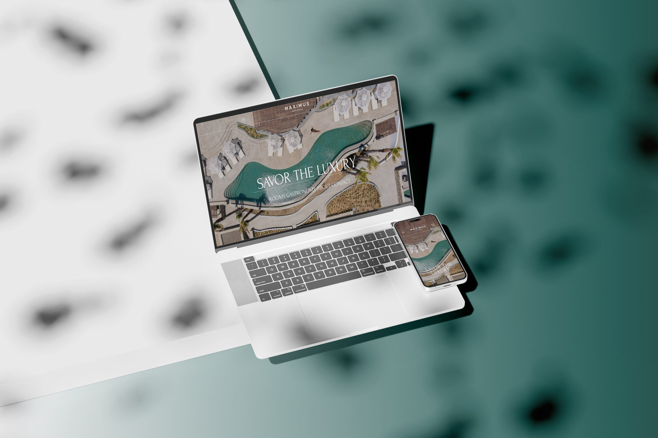 Η ιστοσελίδα του Maximus Mykonos σε laptop και κινητό